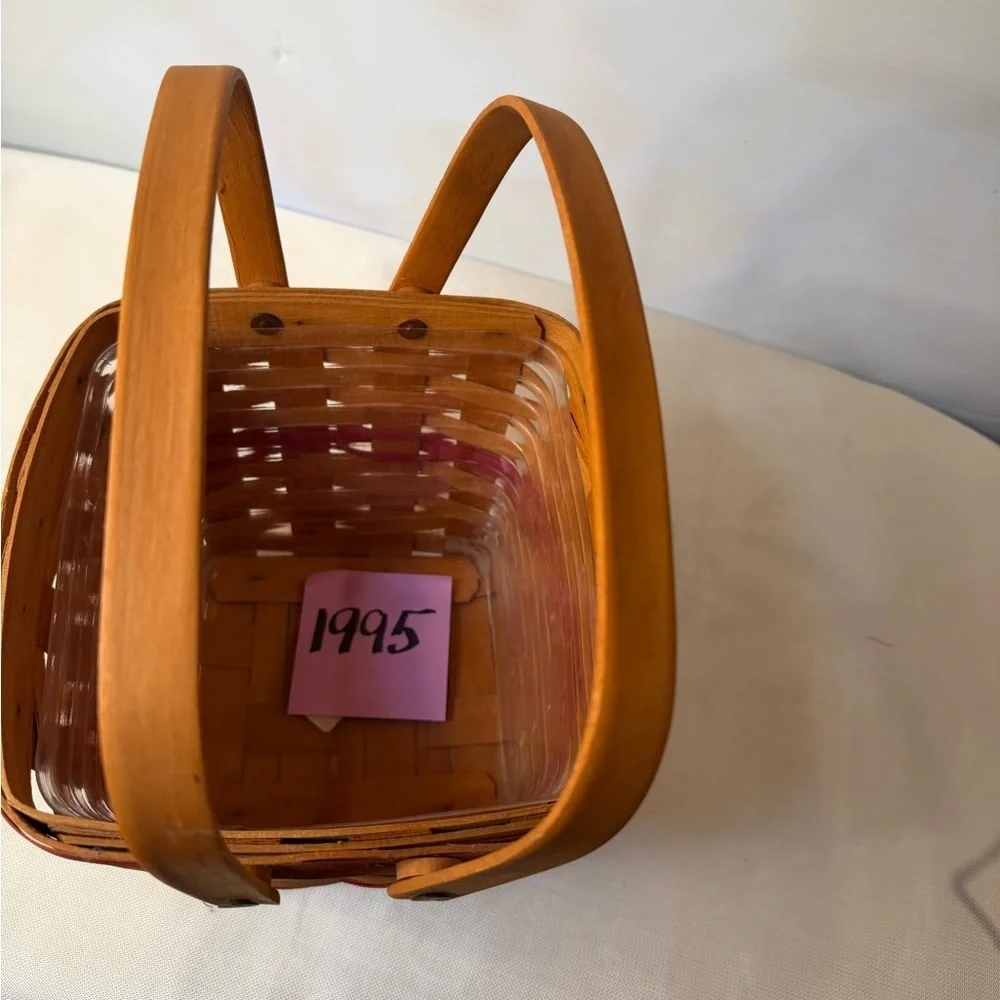 Longaberger VINTAGE Handwoven Square Basket with Liner; Excellent condition